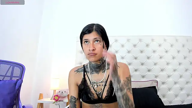Snapshot of esmeralda06 chatting on 07-16-26, 04:35 esmeralda06 online show from 07-16-26, 04:35