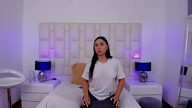 Snapshot of Ariana_rouse chatting on 02-07-25, 01:47 Ariana rouse online show from 02-07-25, 01:47