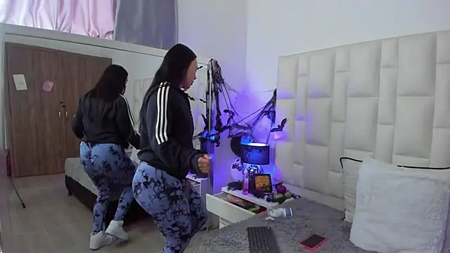 Snapshot of Ariana_rouse chatting on 10-29-25, 04:09 Ariana rouse online show from 10-29-25, 04:09