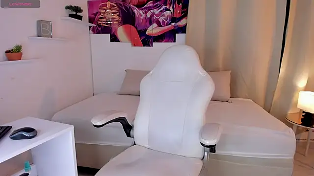 Snapshot of Karime_Oil chatting on 03-04-25, 07:22 Karime Oil online show from 03-04-25, 07:22