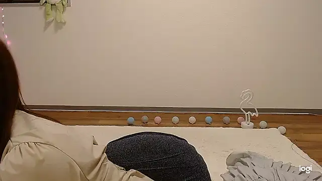 Snapshot of hinano_JP chatting on 10-15-25, 02:01 hinano JP online show from 10-15-25, 02:01