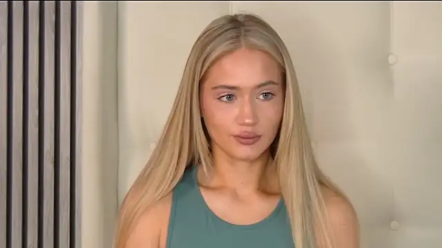 Snapshot of ur_wet_dreams chatting on 03-18-25, 07:08 ur wet dreams online show from 03-18-25, 07:08