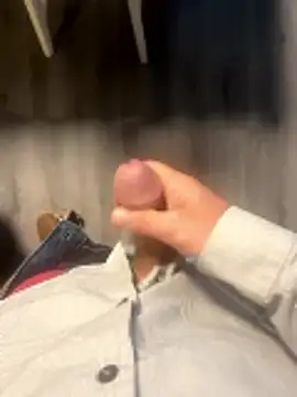 Snapshot of yannusgir33 chatting on 01-08-26, 10:17 yannusgir33 online show from 01-08-26, 10:17