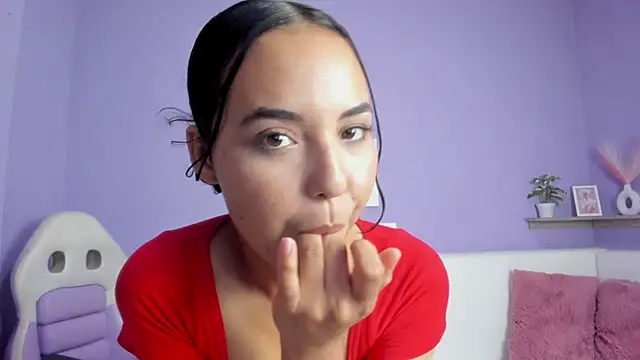 Snapshot of Rossi_Mariana chatting on 02-08-25, 04:14 Rossi Mariana online show from 02-08-25, 04:14