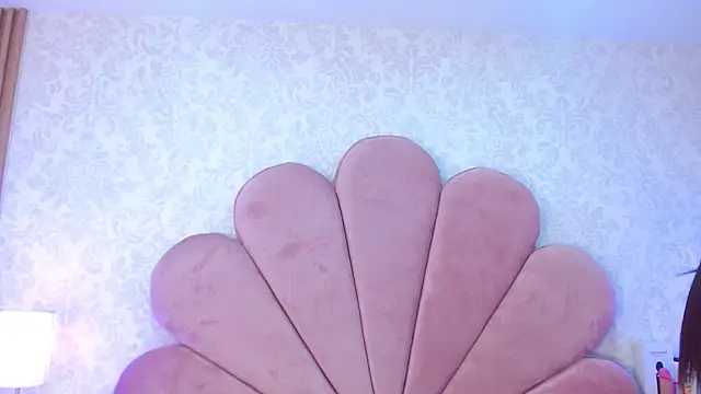 ElhaThomson online show from 12-13-25, 08:36