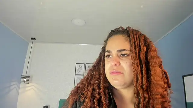 Snapshot of ninna_curly chatting on 06-19-26, 03:00 ninna curly online show from 06-19-26, 03:00