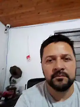 Snapshot of Daniel_08_8 chatting on 02-06-25, 10:00 Daniel 08 8 online show from 02-06-25, 10:00