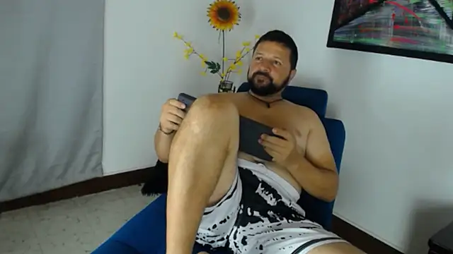 Snapshot of Daniel_08_8 chatting on 03-19-25, 02:35 Daniel 08 8 online show from 03-19-25, 02:35