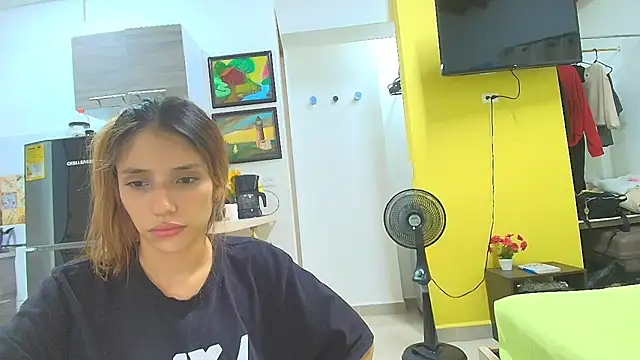 Snapshot of Alaiapink chatting on 05-14-26, 01:34 Alaiapink online show from 05-14-26, 01:34