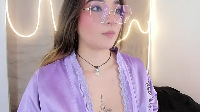 Snapshot of Shanntal_ chatting on 02-19-26, 07:43 Shanntal online show from 02-19-26, 07:43