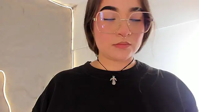 Snapshot of Shanntal_ chatting on 02-25-26, 07:23 Shanntal online show from 02-25-26, 07:23