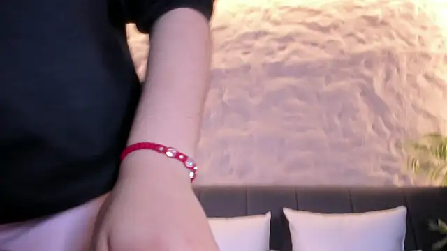 Snapshot of Shanntal_ chatting on 02-28-26, 12:28 Shanntal online show from 02-28-26, 12:28