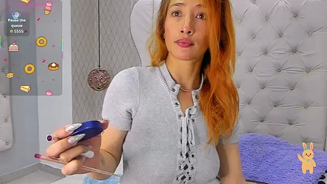 zoe taylorr1 online show from 12-15-25, 11:47