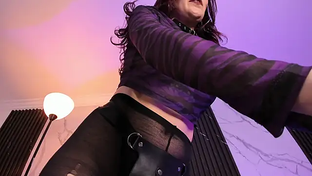 SadieManson  online show from 02-11-25, 08:31