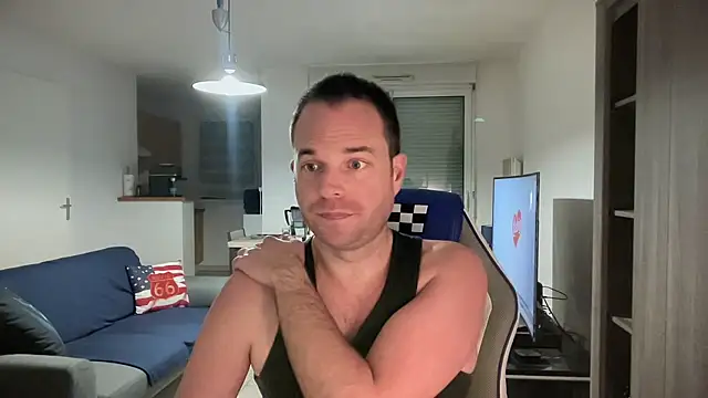 Snapshot of Funnyjul31 chatting on 01-25-25, 06:35 Funnyjul31 online show from 01-25-25, 06:35
