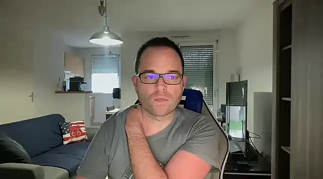 Snapshot of Funnyjul31 chatting on 01-27-25, 04:01 Funnyjul31 online show from 01-27-25, 04:01
