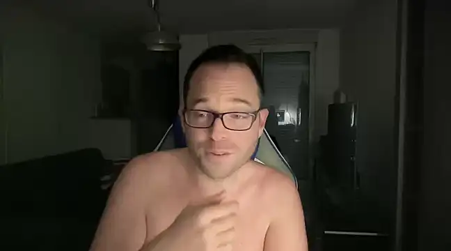 Snapshot of Funnyjul31 chatting on 01-27-25, 10:06 Funnyjul31 online show from 01-27-25, 10:06