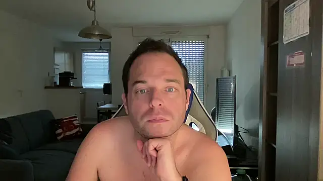 Snapshot of Funnyjul31 chatting on 03-08-25, 01:03 Funnyjul31 online show from 03-08-25, 01:03