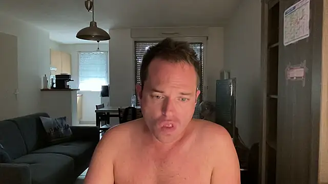 Snapshot of Funnyjul31 chatting on 09-09-25, 03:44 Funnyjul31 online show from 09-09-25, 03:44