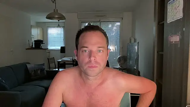 Snapshot of Funnyjul31 chatting on 09-11-25, 03:45 Funnyjul31 online show from 09-11-25, 03:45
