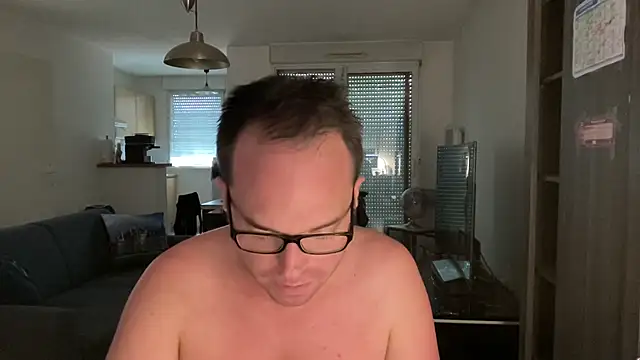 Snapshot of Funnyjul31 chatting on 09-14-25, 01:43 Funnyjul31 online show from 09-14-25, 01:43