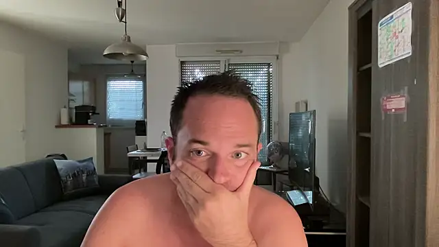 Snapshot of Funnyjul31 chatting on 09-16-25, 03:46 Funnyjul31 online show from 09-16-25, 03:46