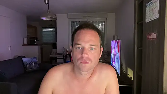 Snapshot of Funnyjul31 chatting on 09-17-25, 05:58 Funnyjul31 online show from 09-17-25, 05:58