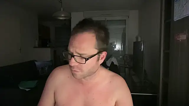 Snapshot of Funnyjul31 chatting on 10-07-25, 09:12 Funnyjul31 online show from 10-07-25, 09:12