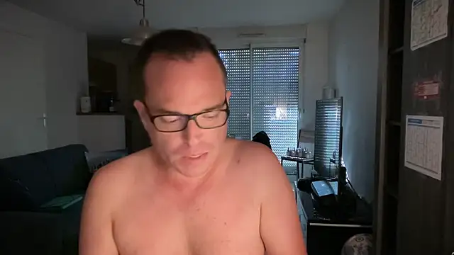 Snapshot of Funnyjul31 chatting on 10-12-25, 02:38 Funnyjul31 online show from 10-12-25, 02:38