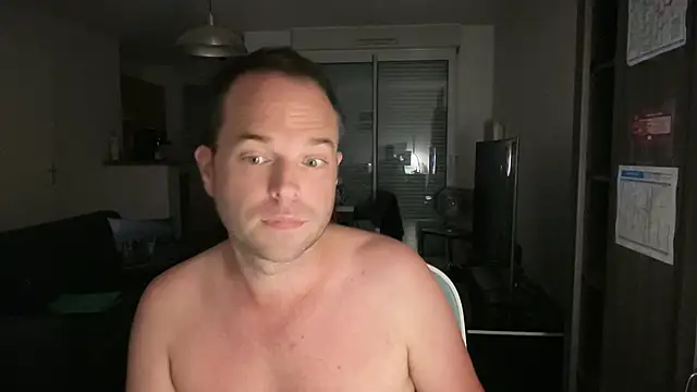 Snapshot of Funnyjul31 chatting on 10-22-25, 07:13 Funnyjul31 online show from 10-22-25, 07:13