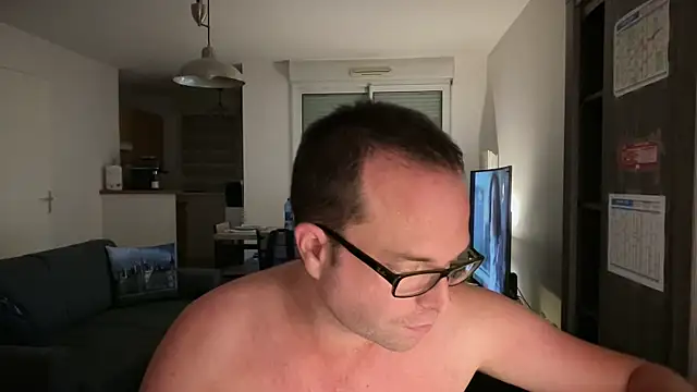 Snapshot of Funnyjul31 chatting on 10-26-25, 05:30 Funnyjul31 online show from 10-26-25, 05:30