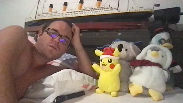 Snapshot of Funnyjul31 chatting on 11-15-25, 06:48 Funnyjul31 online show from 11-15-25, 06:48