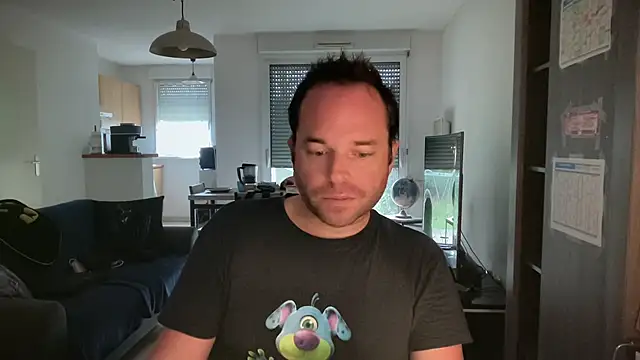 Snapshot of Funnyjul31 chatting on 11-23-25, 01:44 Funnyjul31 online show from 11-23-25, 01:44