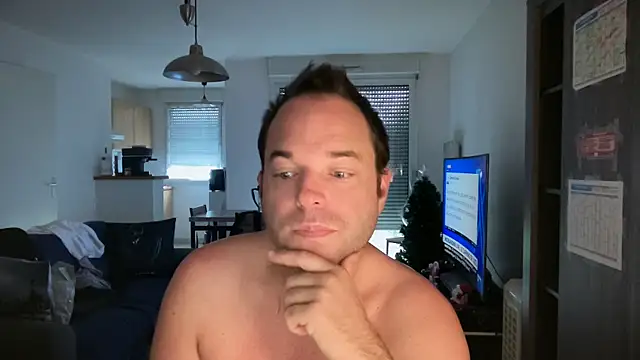 Snapshot of Funnyjul31 chatting on 11-25-25, 09:42 Funnyjul31 online show from 11-25-25, 09:42