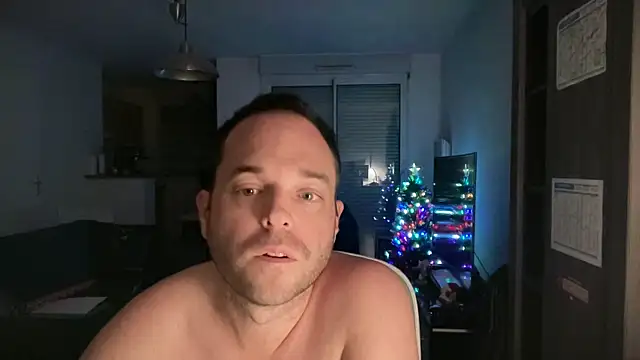 Snapshot of Funnyjul31 chatting on 12-05-25, 07:21 Funnyjul31 online show from 12-05-25, 07:21