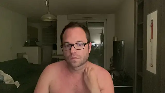 Snapshot of Funnyjul31 chatting on 06-25-26, 05:50 Funnyjul31 online show from 06-25-26, 05:50