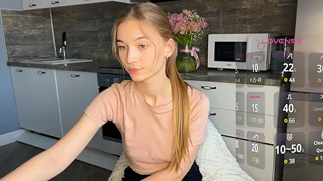 Snapshot of maria_plaudice chatting on 03-13-25, 02:44 maria plaudice online show from 03-13-25, 02:44