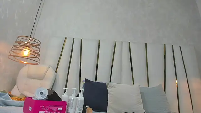 Snapshot of violet_gray_ chatting on 07-22-26, 11:24 violet gray online show from 07-22-26, 11:24