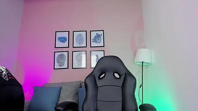 nina  dixon online show from 12-16-25, 10:48