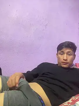 Snapshot of EduardoEspinoza12 chatting on 02-20-25, 06:06 EduardoEspinoza12 online show from 02-20-25, 06:06