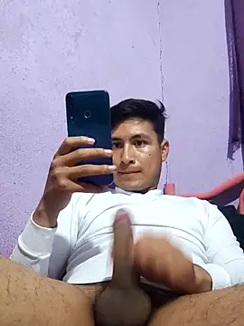 Snapshot of EduardoEspinoza12 chatting on 09-12-25, 10:32 EduardoEspinoza12 online show from 09-12-25, 10:32