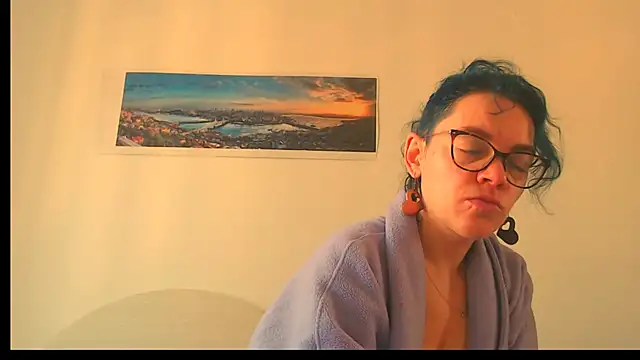 Snapshot of Ju-Hot chatting on 12-22-25, 12:57 Ju-Hot online show from 12-22-25, 12:57