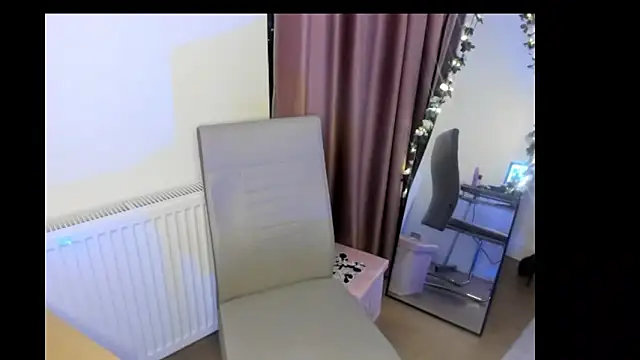 Snapshot of LadyLyanna chatting on 03-07-25, 06:22 LadyLyanna online show from 03-07-25, 06:22