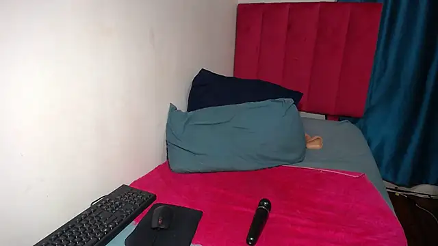 Snapshot of Mywife777 chatting on 03-01-25, 07:59 Mywife777 online show from 03-01-25, 07:59