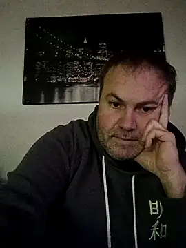 Snapshot of Pourleplasirs chatting on 12-21-25, 10:39 Pourleplasirs online show from 12-21-25, 10:39