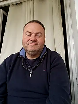 Snapshot of Pourleplasirs chatting on 05-19-26, 03:18 Pourleplasirs online show from 05-19-26, 03:18
