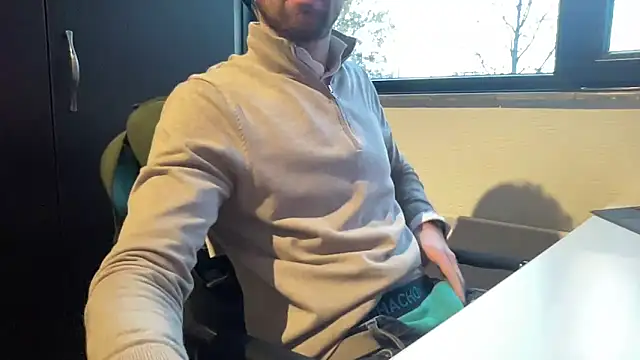 bullyboyy online show from 12-04-25, 03:10