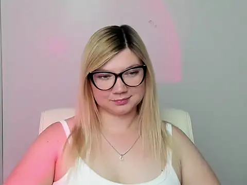 Lola moree online show from 09-14-25, 11:42