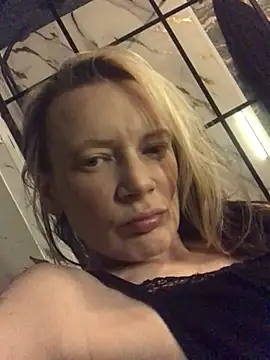 Snapshot of blondey206 chatting on 03-12-25, 09:45 blondey206 online show from 03-12-25, 09:45