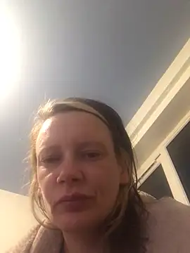 Snapshot of blondey206 chatting on 03-19-25, 04:47 blondey206 online show from 03-19-25, 04:47